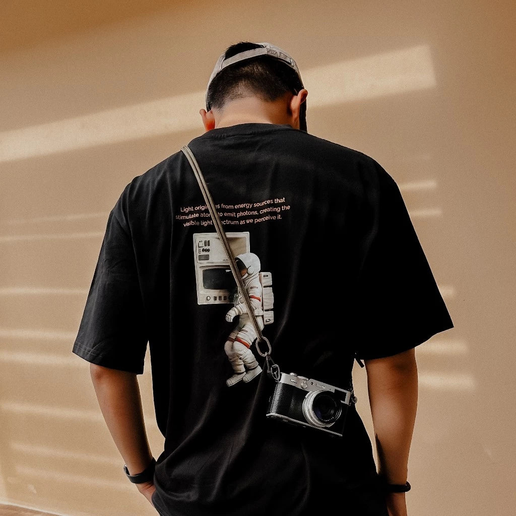 ILUMINATION Phi Hành Gia Tee