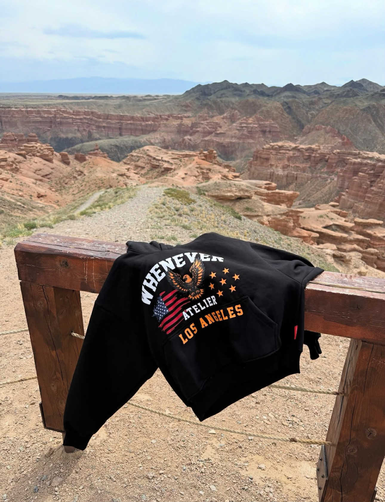 "WHENEVER" LA HOODIE / BLACK