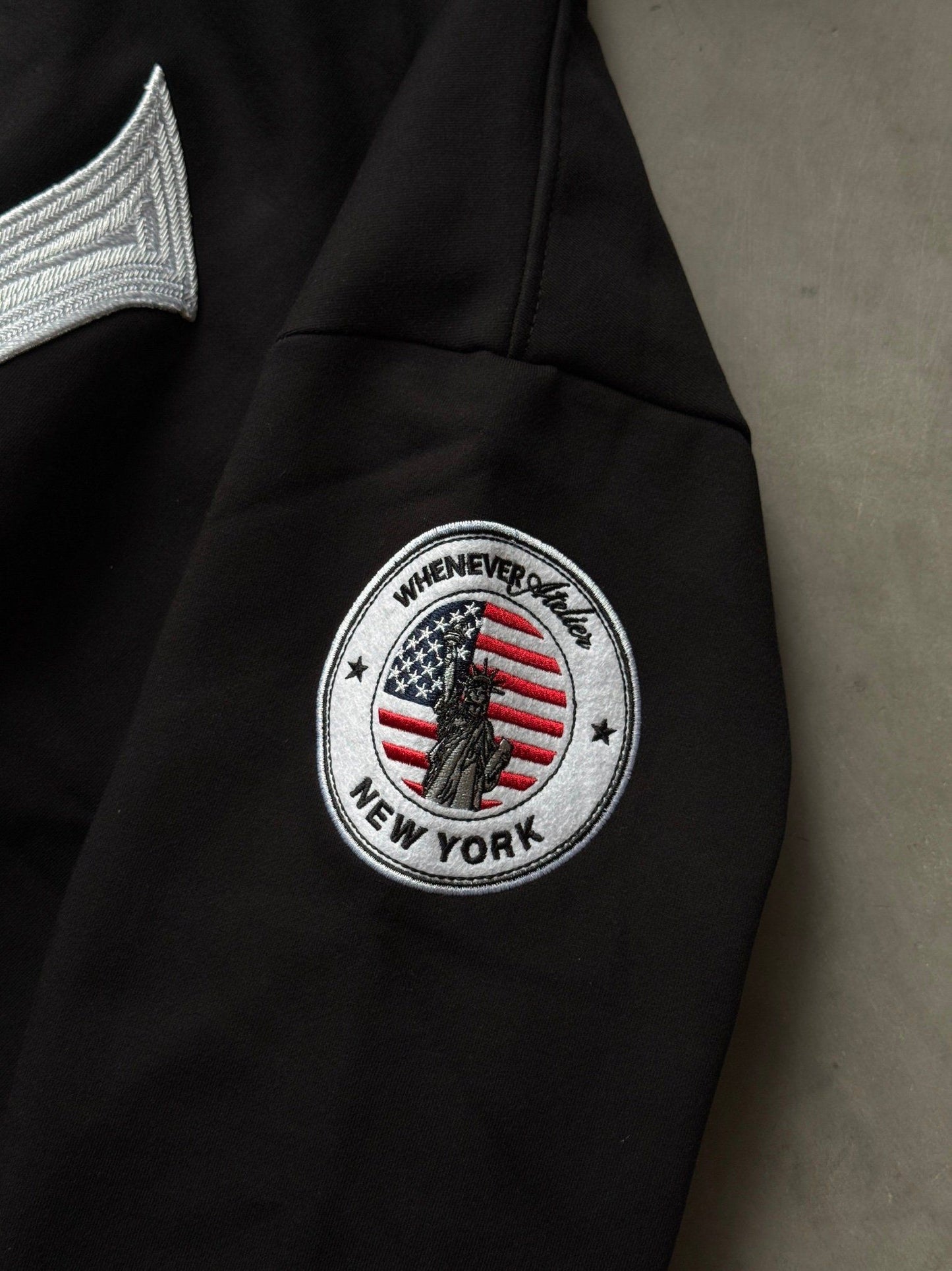 "WHENEVER" BIG LOGO HOODIE / BLACK